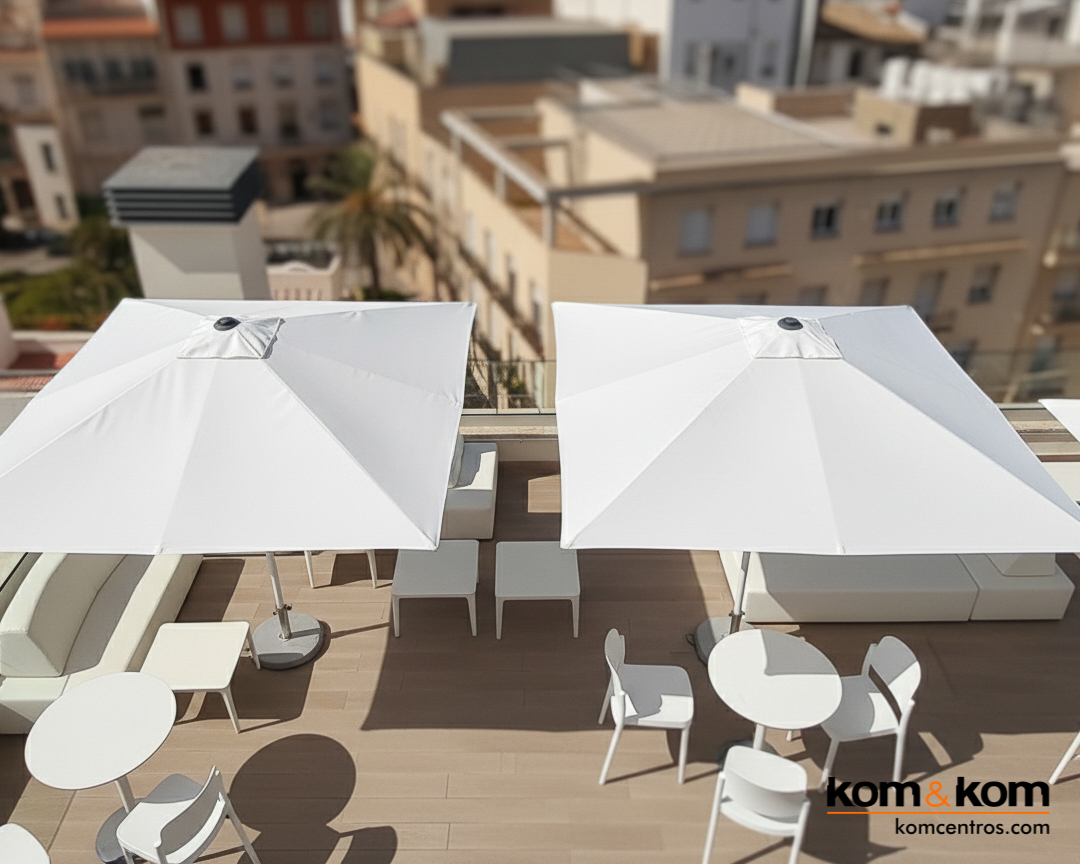 Highbar: Terraza Chill Out en la Azotea del hotel Odissey Room en el centro de Alicante. Proyecto Integral de Kom&Kom